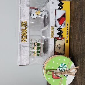 Peanuts Holiday Glasses and Socks Set With 4 Piece Coaster Set